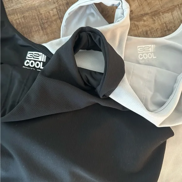 Two 32 Degrees Active Rib Bra Tank - Picture 9 of 10